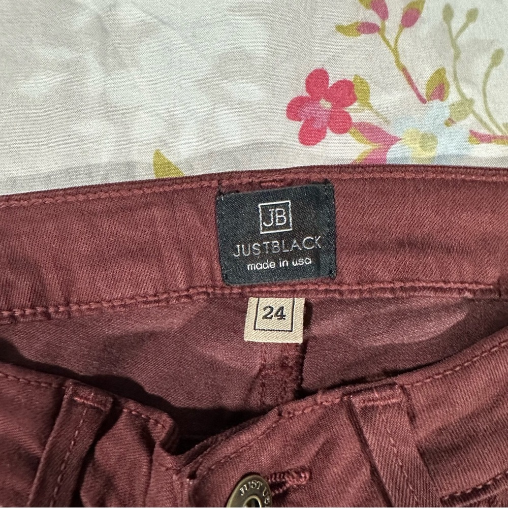 Red Jeans - Picture 5 of 5